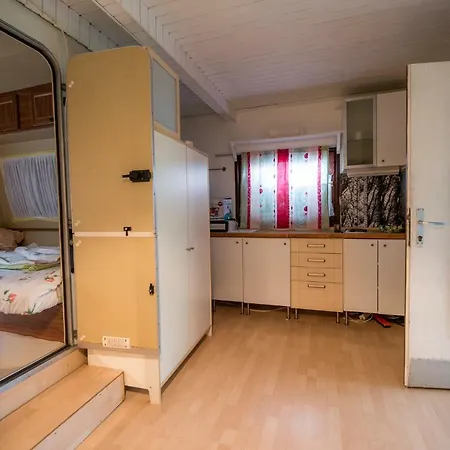 Caravan With Kitchen And Terrace Gobarjeva 1 * Catez ob Savi